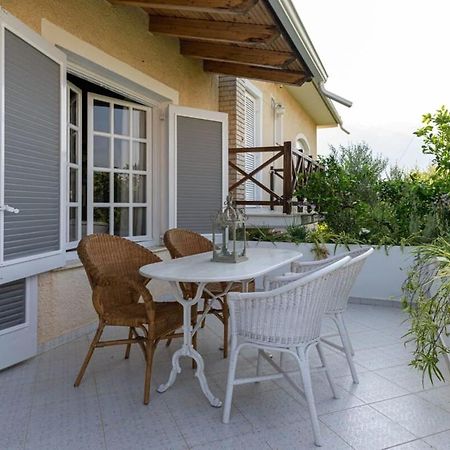 Serene Seaside Bliss - Lush & Secluded Garden Oasis Kalamata Esterno foto