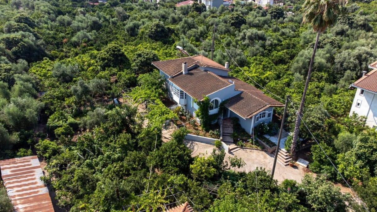 Serene Seaside Bliss - Lush & Secluded Garden Oasis Kalamata Esterno foto
