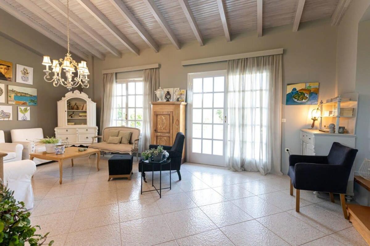 Serene Seaside Bliss - Lush & Secluded Garden Oasis Kalamata Esterno foto